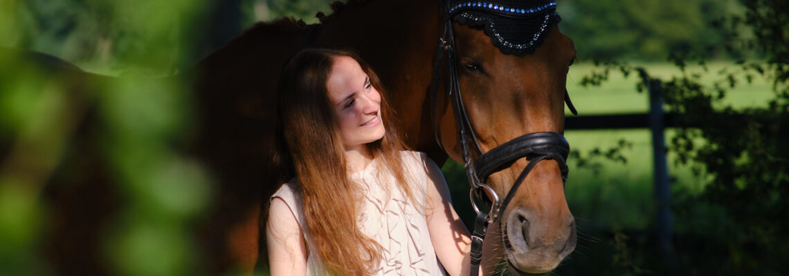 Fotoshooting mit Linda und Pferd Kanak im Grünen